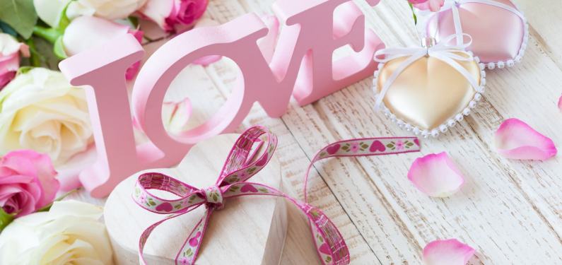 valentine's day decor letters presents hearts