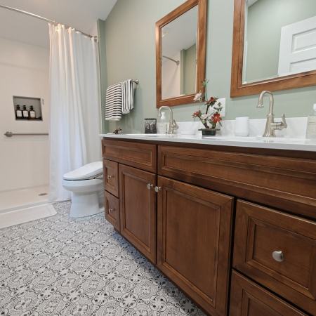 Is a Low-Curb Shower Right For Your Bathroom Remodel?